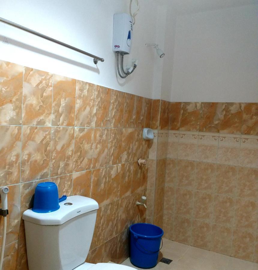Park Vil-La Apartelle Quezon City Buitenkant foto