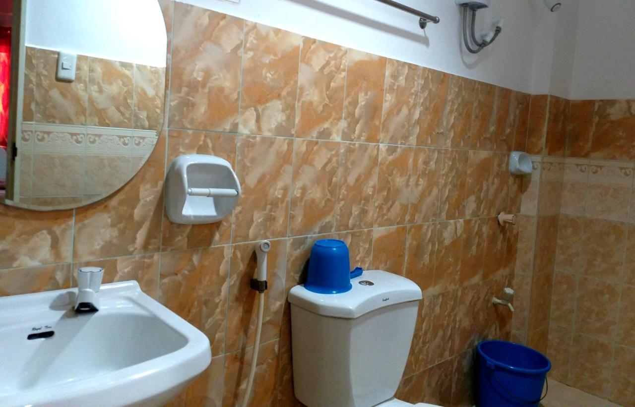 Park Vil-La Apartelle Quezon City Buitenkant foto