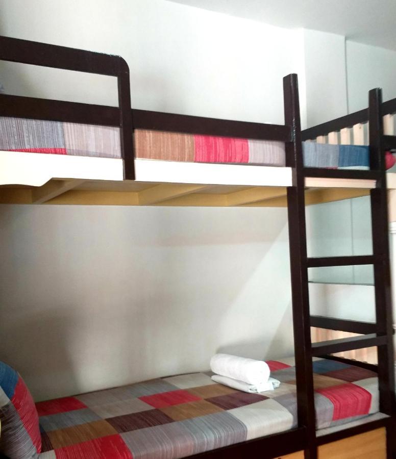 Park Vil-La Apartelle Quezon City Buitenkant foto